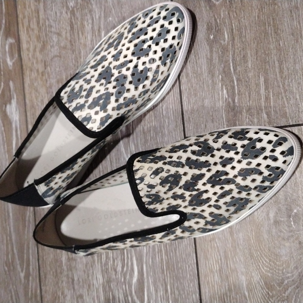 Lori Goldstein womens gray and white perforated leather and fabric loafers.